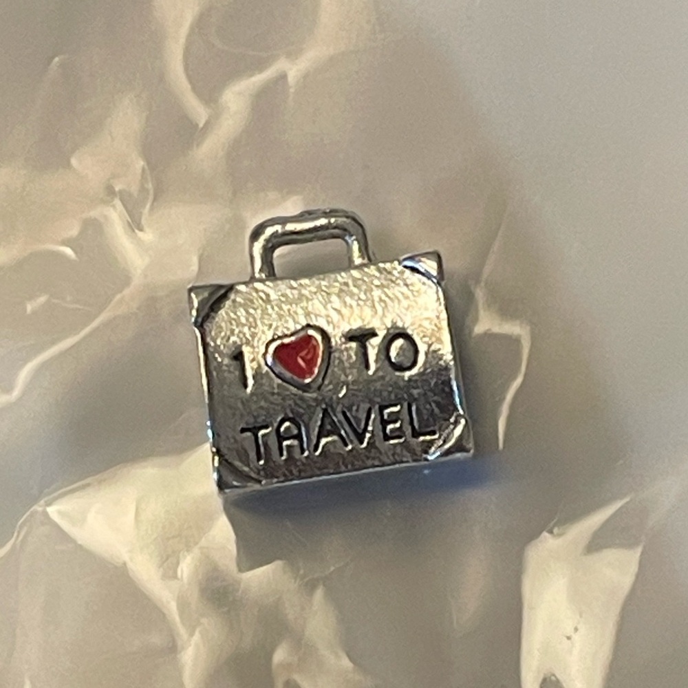 Royal Caribbean Cruise RCL (1) CHARM for charm bracelet suitcase”I ❤️ to travel”